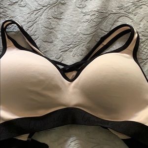 Very Pale Nude la senza sports bra